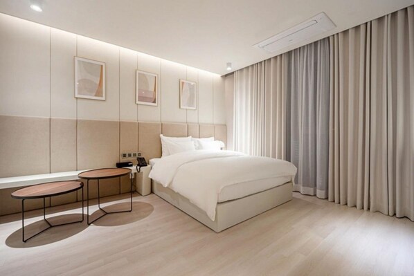 Family Double Room | Desk, free WiFi, bed sheets - Hotel Noblion (Pohang)