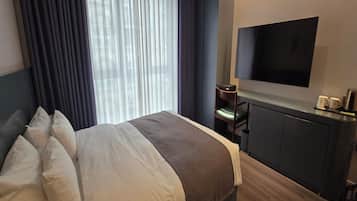 Standard Room | Desk, free WiFi, bed sheets