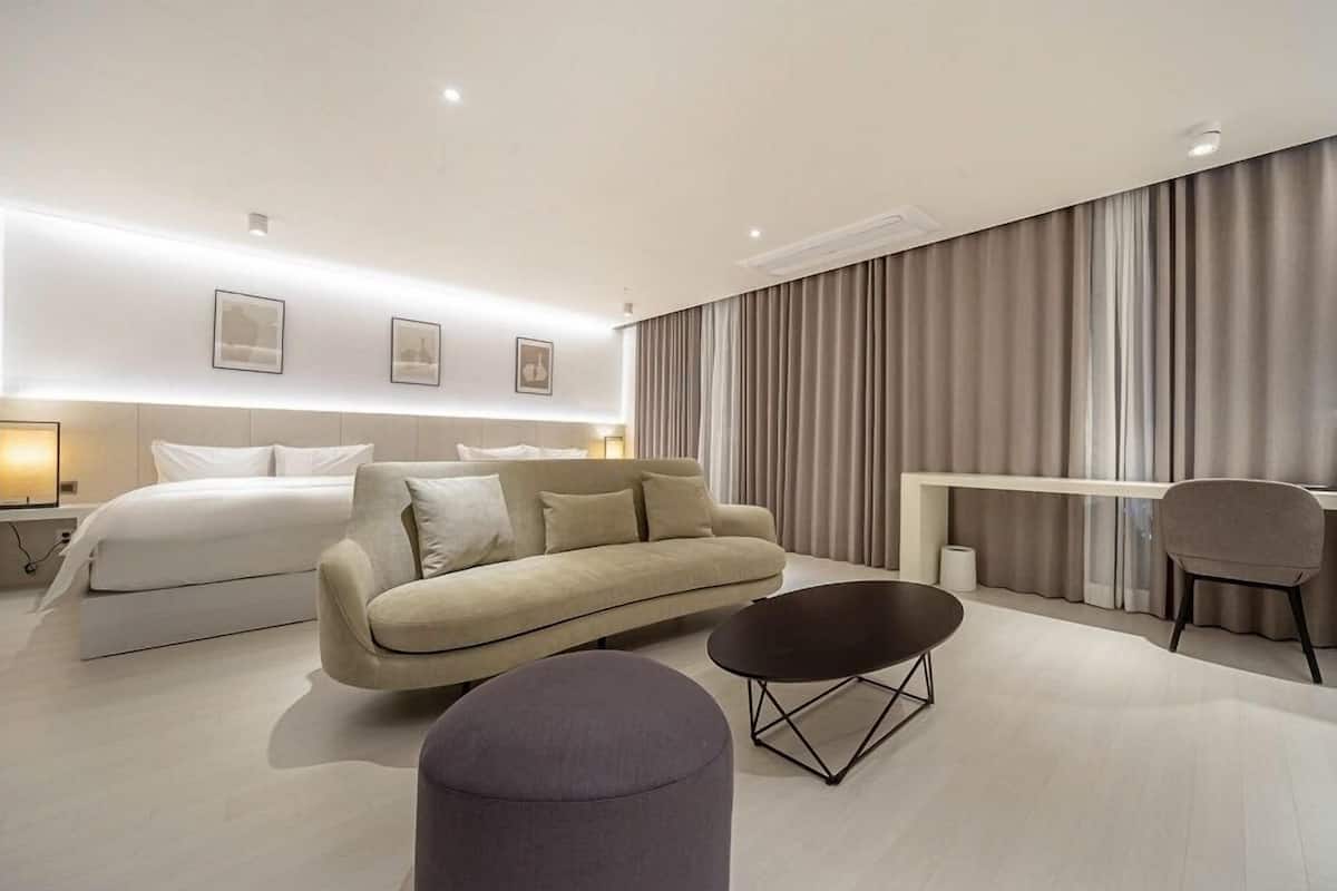 Family Suite | 1 soveværelse, skrivebord, gratis Wi-Fi, sengetøj