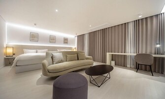 Family Suite | Desk, free WiFi, bed sheets