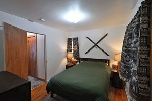 2 bedrooms, WiFi, bed sheets - Brookside Cottage (Grand View)