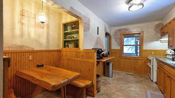 冰箱、微波炉、烤箱、炉灶