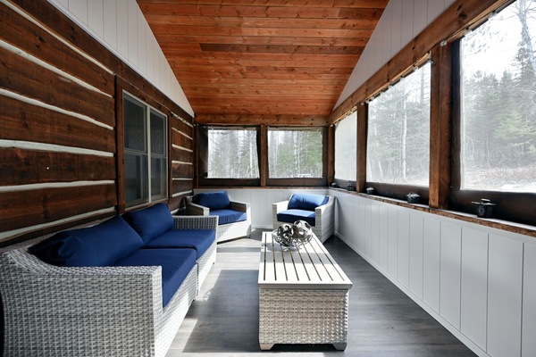 Una Smart TV, una chimenea