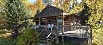 Brookside: Cozy Cabin Retreat, Fireplace + ATV/Snowmobile Access + Pets ok