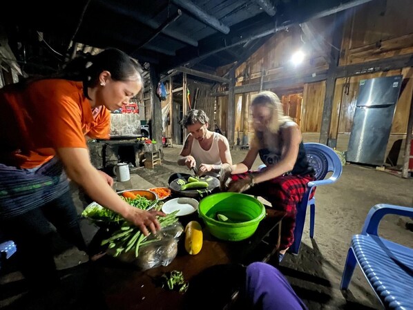 Private kitchen - Buffalo Eco House (Sa Pa)