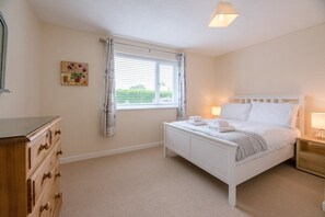 2 bedrooms, iron/ironing board, travel cot, WiFi