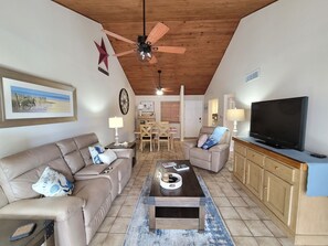 TV - BT 3122 Pond View Condo - Paradise Vacation Rental in Ocean Village (Fort Pierce)