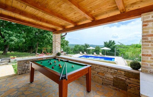 Increíble casa en Oprtalj