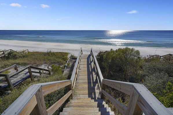 Beach nearby - Inlet Getaway - Luxury Vacation Rental Near the Beach with Private Pool Area & Gulf Views (Rosemary Beach)