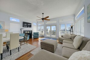 TV - Inlet Getaway - Luxury Vacation Rental Near the Beach with Private Pool Area & Gulf Views (Rosemary Beach)