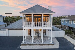 Exterior - Inlet Getaway - Luxury Vacation Rental Near the Beach with Private Pool Area & Gulf Views (Rosemary Beach)