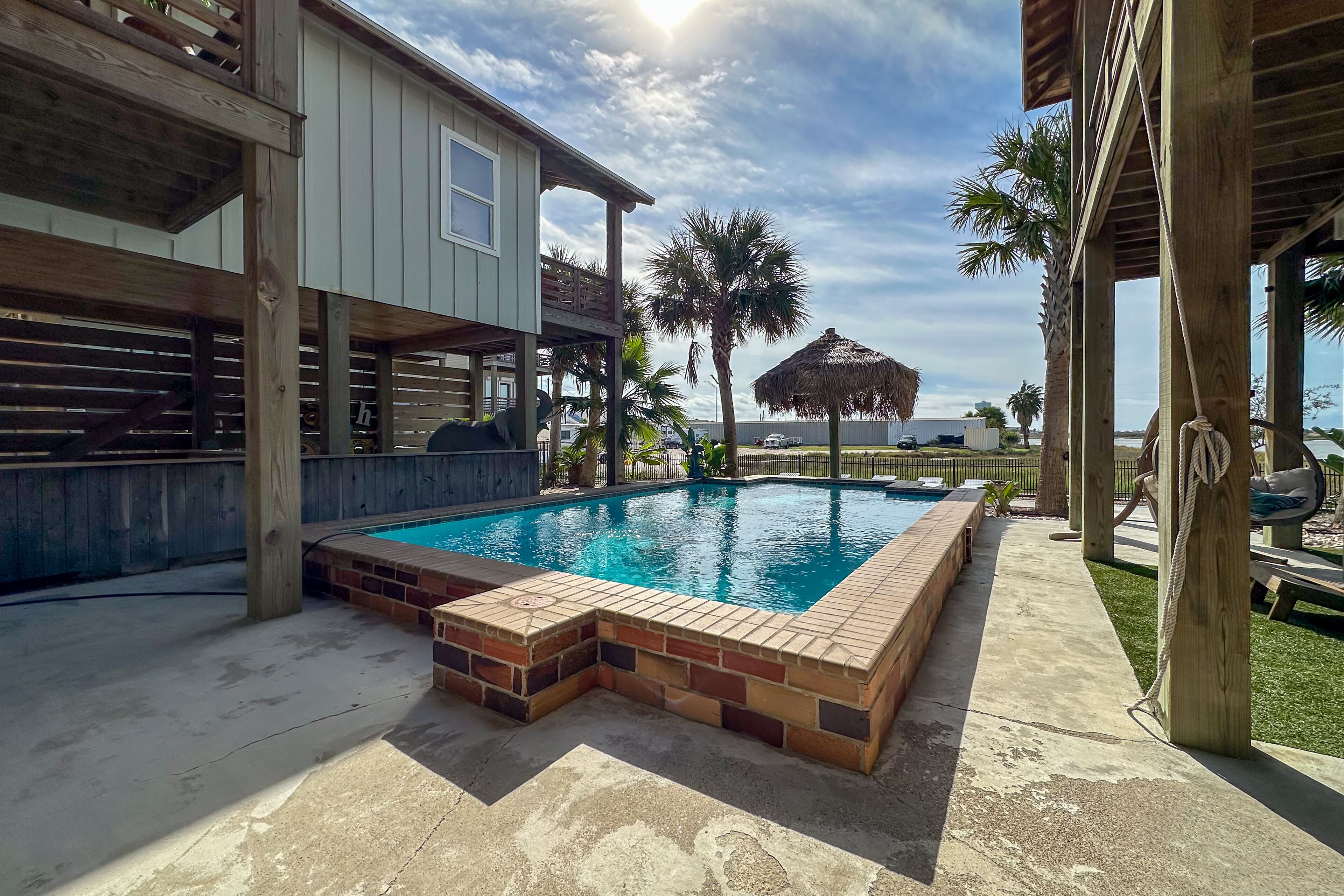 PFC114 Port A Fish Camp Main House, 5BR, 3.5BA, private heated pool, Golf Cart Access