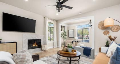 Downtown Lodi l 5 Bedrooms Sleeps 10 l Renovated