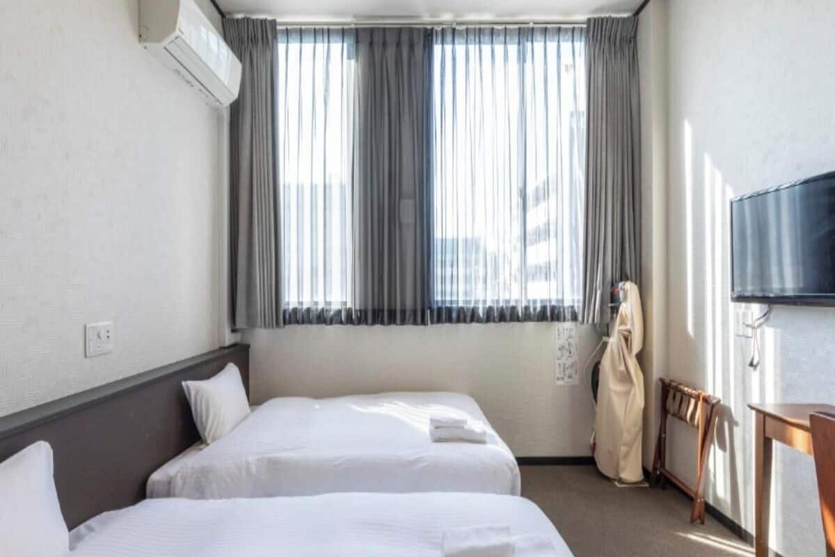 Free WiFi, bed sheets