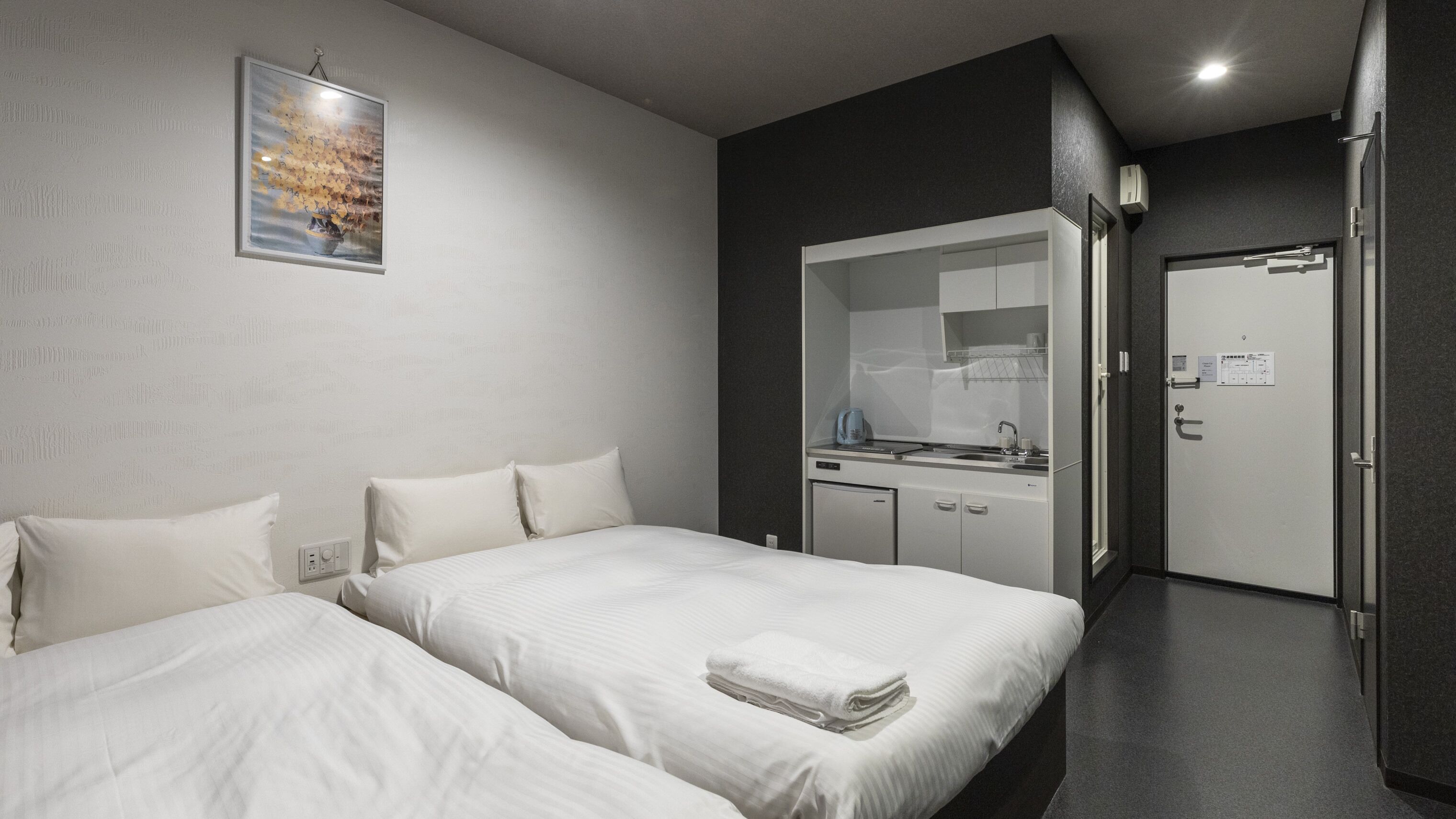 Free WiFi, bed sheets