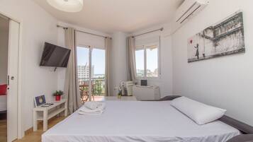 2 slaapkamers, een strijkplank/strijkijzer, internet, beddengoed