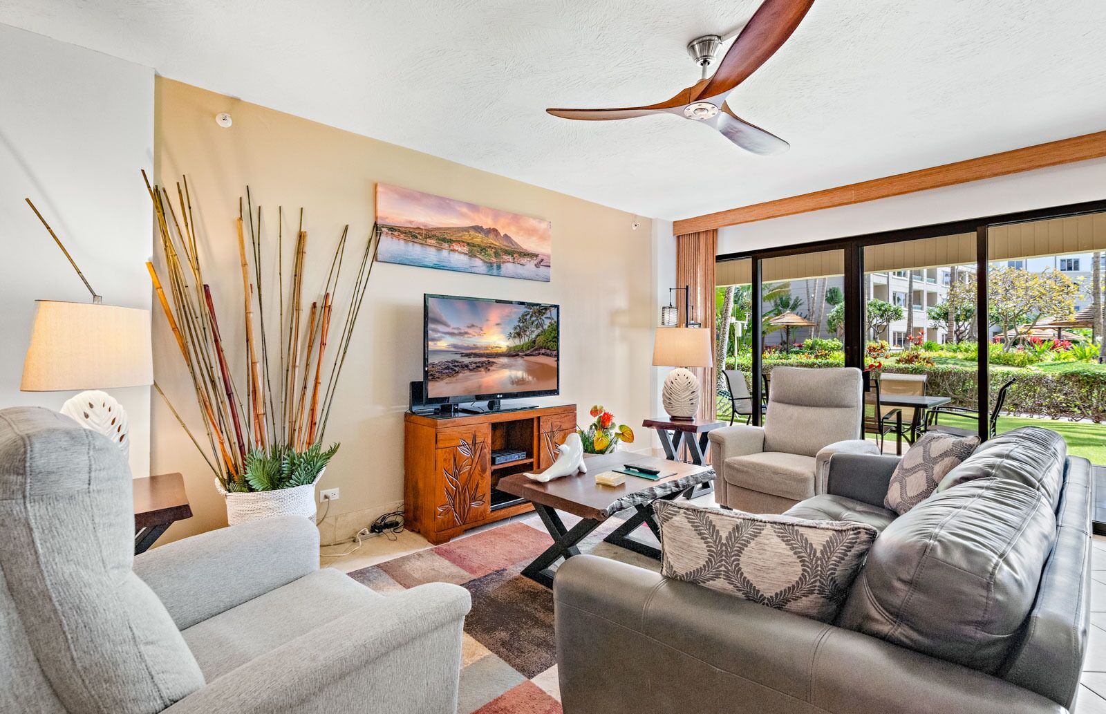 Maui Resort Rentals: Kaanapali Ali'i – Oceanfront Ground Floor + Yard Area, 4 Total Bedrooms+DEN, Sleeps 14