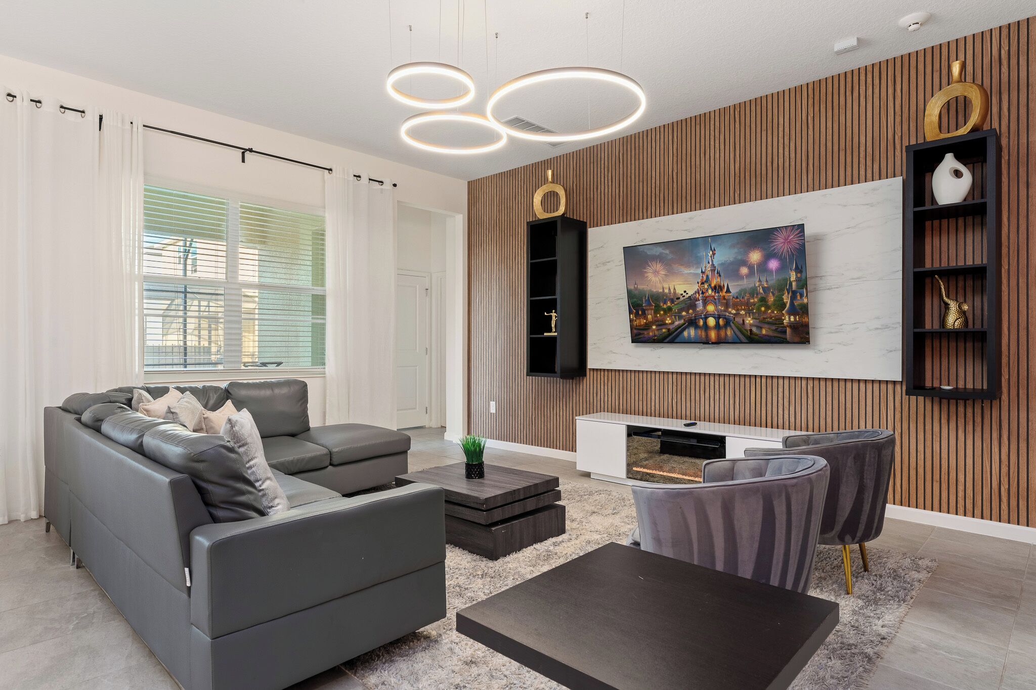 Smart-TV, Videospiele, Tischfußball