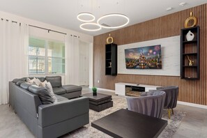 TV connectée, jeux vidéo, baby-foot