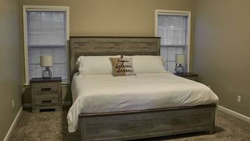 4 dormitoris, planxa i posts de planxar, wifi i roba de llit