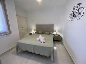 1 bedroom, iron/ironing board, WiFi, bed sheets - 37C TB fantastic views (Calp)