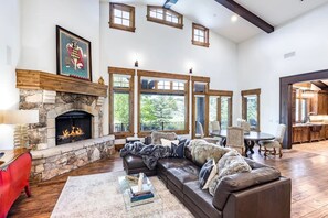 Smart TV, fireplace - SKI SEASON AVAILABILITY! Luxury Glenwild Estate with private hot tub! (Park City)