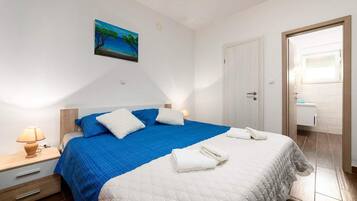 4 bedrooms, iron/ironing board, travel crib, free WiFi