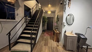 Quầy tiếp tân
