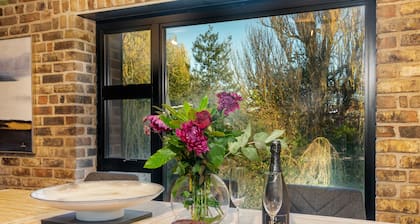York - House - Stay 6 - Garden - Central Location