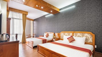 Minibar, caja de seguridad en la habitación, wifi gratis y ropa de cama