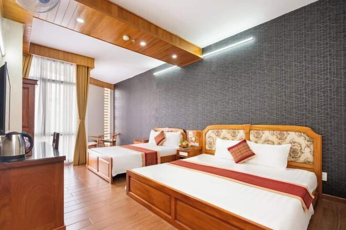 Minibar, caja de seguridad en la habitación, wifi gratis y ropa de cama