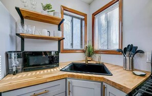 Micro-ondes, four, plaque de cuisson, lave-vaisselle