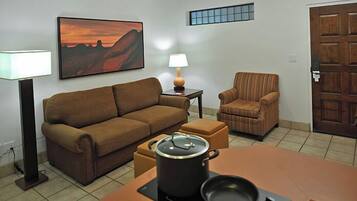 Televisión, futbolito, tenis de mesa y libros