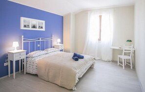 4 chambres, fer et planche à repasser, lit parapluie, Wi-Fi gratuit