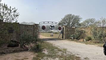 Enceinte de lâhĂ©bergement