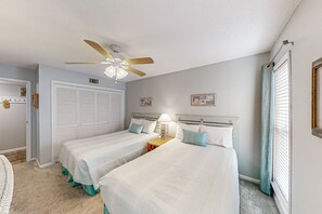 3 bedrooms, iron/ironing board, Internet, bed sheets