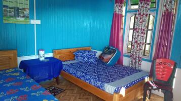 4 bedrooms, iron/ironing board, bed sheets