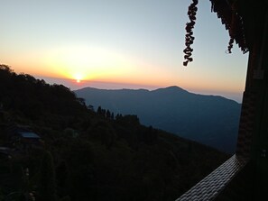 View from property - Mungpoo Jupiter Homestay (Darjeeling, West Bengal, India)