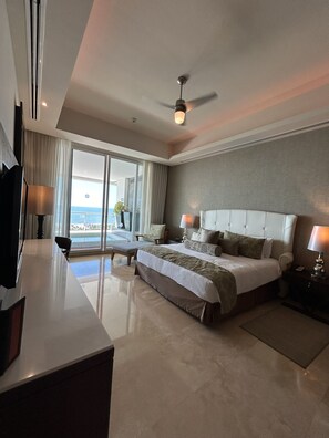 2 bedrooms, iron/ironing board, WiFi, bed sheets - Vidanta Grand Luxxe Master Villa Golf & Spa Resort (Nuevo Vallarta)
