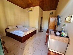 Deluxe Double Room | Free WiFi - Leokhamphasurt Resort (Thalat)