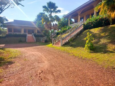 Leokhamphasurt Resort