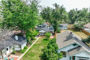 Exterior - Sophies Cottage (Colorado Springs)