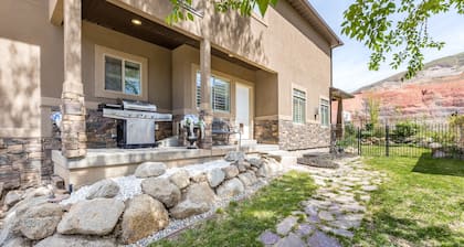 Spacious Family Fun Game Home Near Downtown SLC!