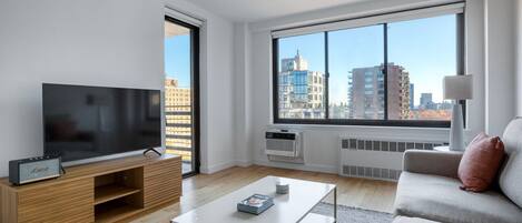 Fernseher, Stereoanlage