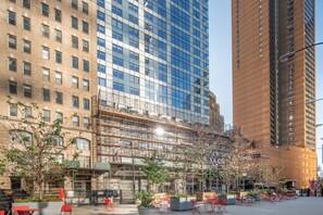 Exterior - Lovely Financial District 1BR w/ W/D & Gym, by Blueground (Downtown)