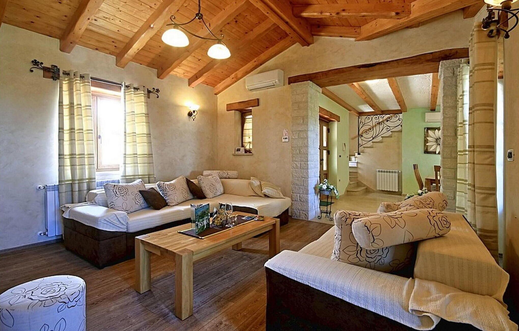 Smart TV, fireplace, DVD player