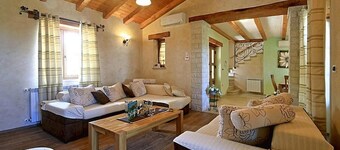 3 bedroom beautiful home in Tinjan