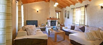 3 bedroom beautiful home in Tinjan