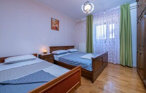 2 bedrooms, free WiFi, bed sheets