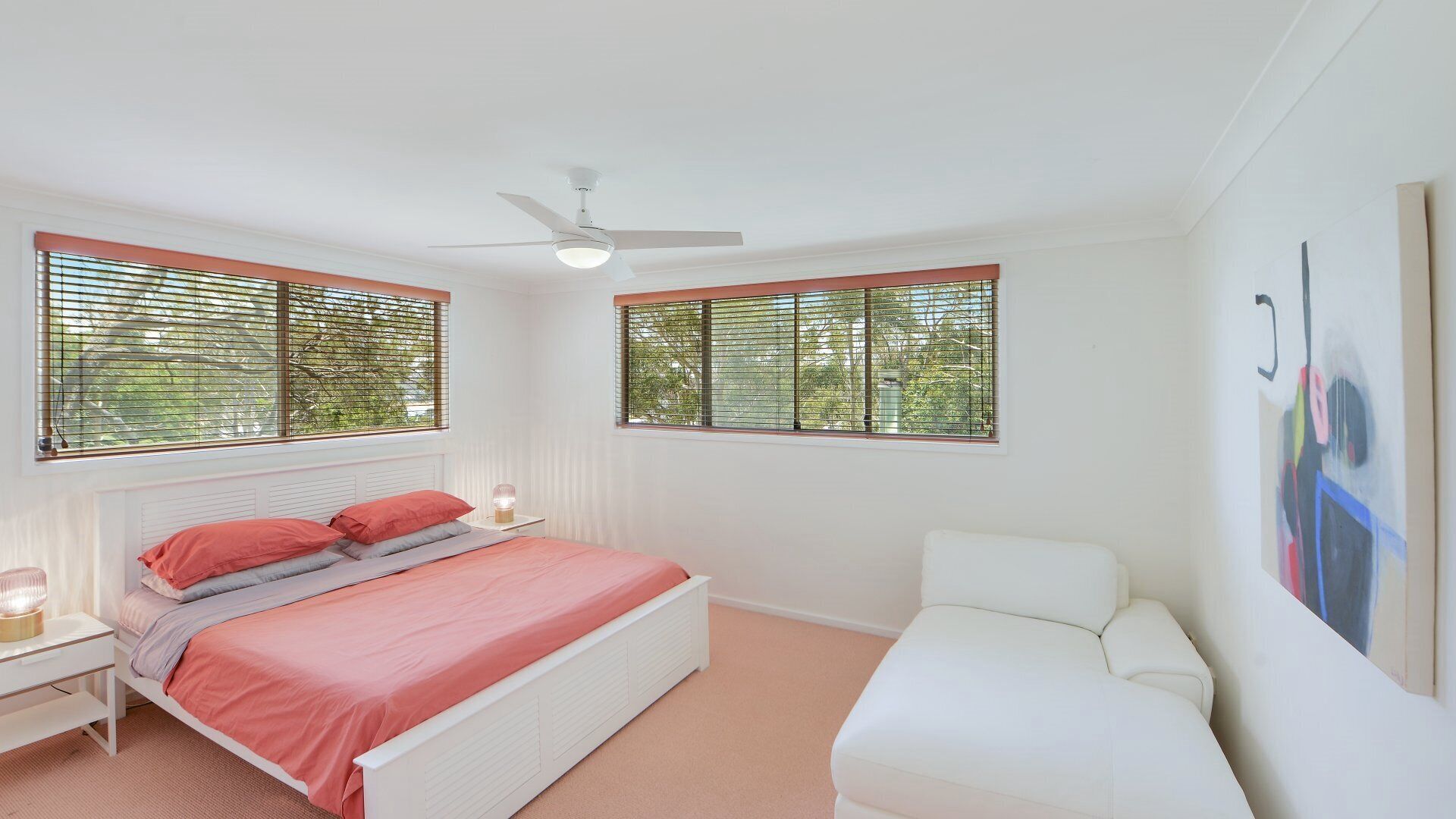 4 bedrooms, WiFi, bed sheets